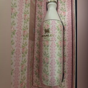 Stanley 1913 x LoveShackFancy Holiday All Day Slim Bottle | 34 OZ
